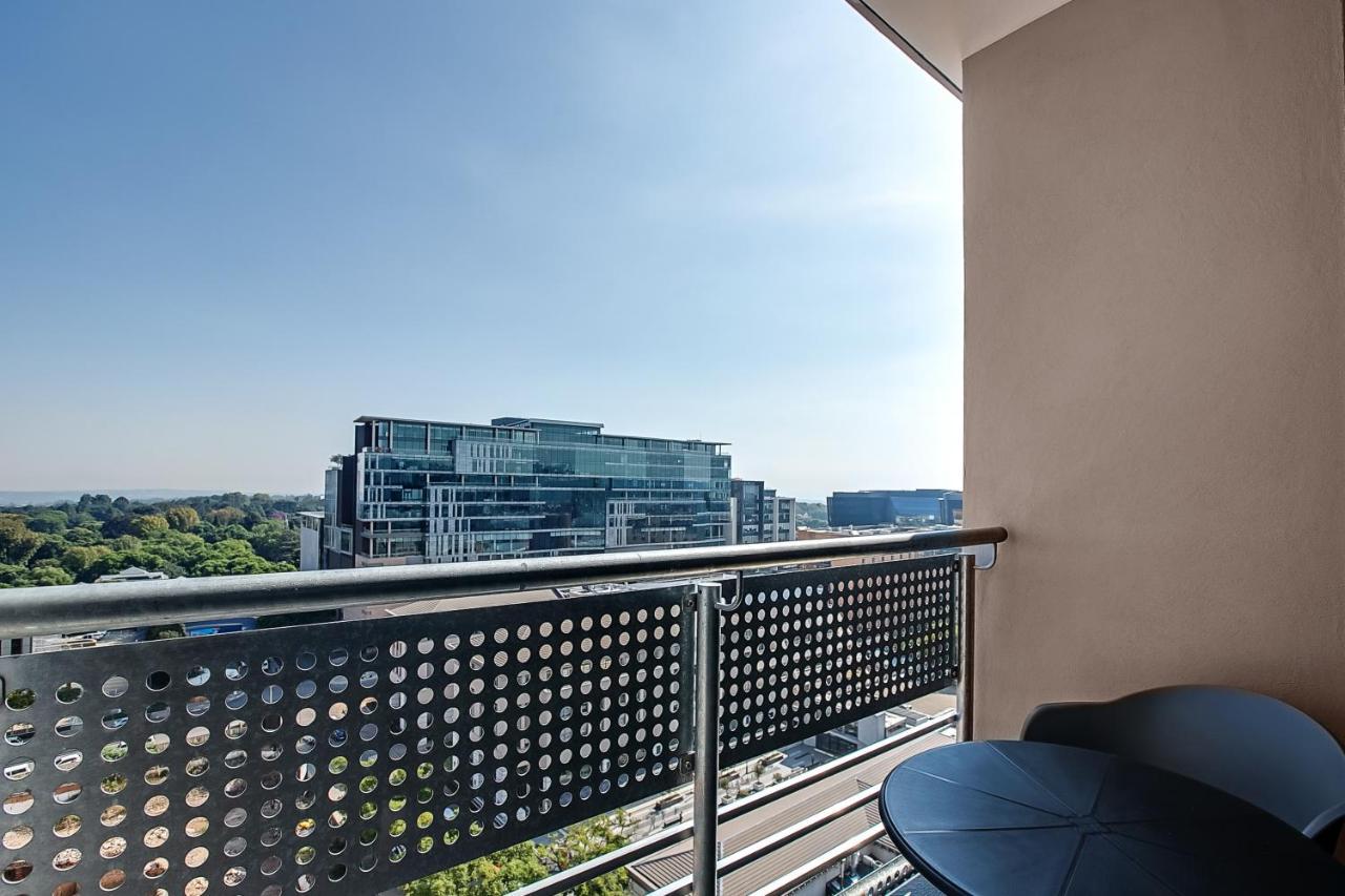 The Median Serviced Apartment Collection Joanesburgo Exterior foto
